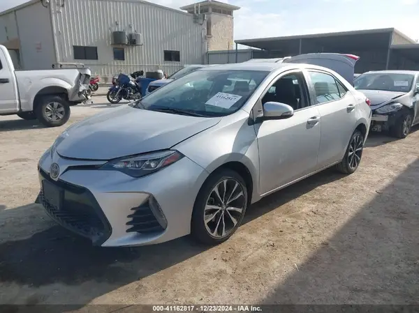 5YFBURHE6HP600685 2017 TOYOTA COROLLA - Image 2