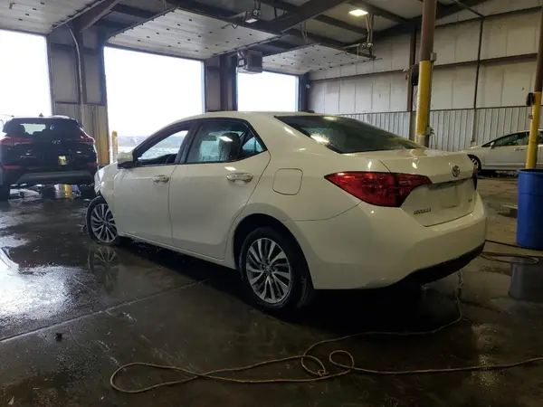 5YFBURHE6HP602565 2017 TOYOTA COROLLA - Image 2