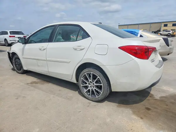 5YFBURHE6HP604882 2017 TOYOTA COROLLA - Image 2
