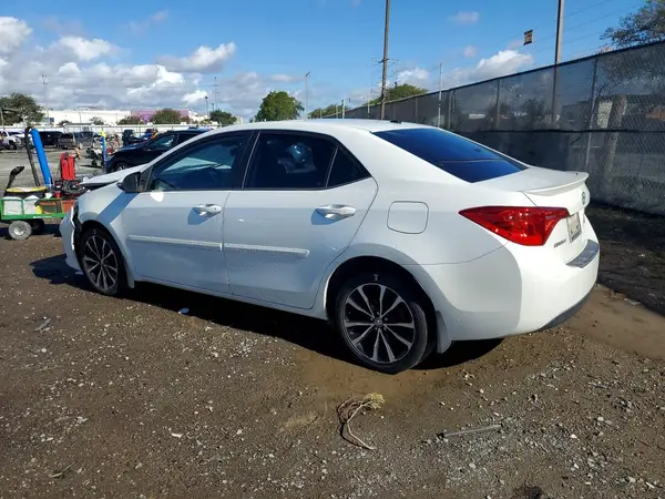 5YFBURHE6HP607152 2017 TOYOTA COROLLA - Image 2