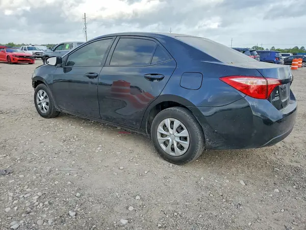 5YFBURHE6HP607569 2017 TOYOTA COROLLA - Image 2