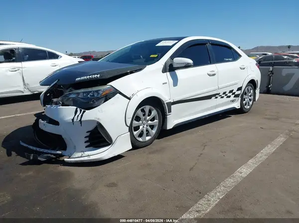 5YFBURHE6HP608852 2017 TOYOTA COROLLA - Image 2