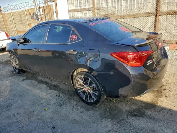 5YFBURHE6HP613825 2017 TOYOTA COROLLA - Image 2
