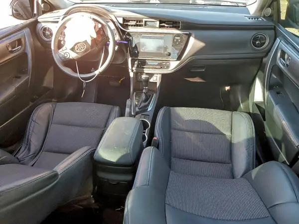 5YFBURHE6HP613825 2017 TOYOTA COROLLA - Image 8