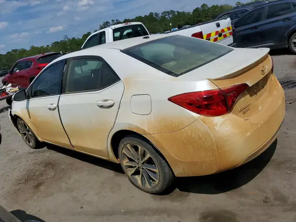 5YFBURHE6HP615266 2017 TOYOTA COROLLA - Image 2