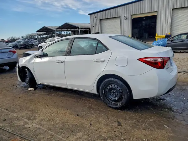 5YFBURHE6HP617891 2017 TOYOTA COROLLA - Image 2