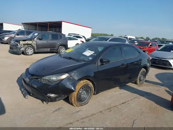 5YFBURHE6HP618099 2017 TOYOTA COROLLA - Image 2
