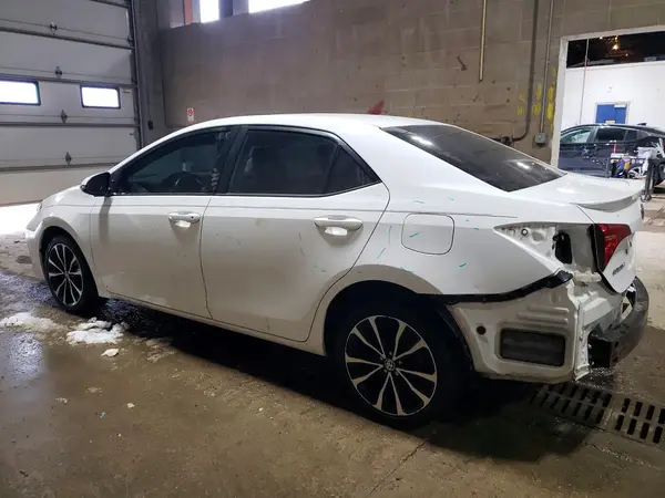 5YFBURHE6HP619026 2017 TOYOTA COROLLA - Image 2