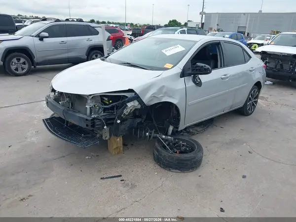 5YFBURHE6HP619561 2017 TOYOTA COROLLA - Image 2