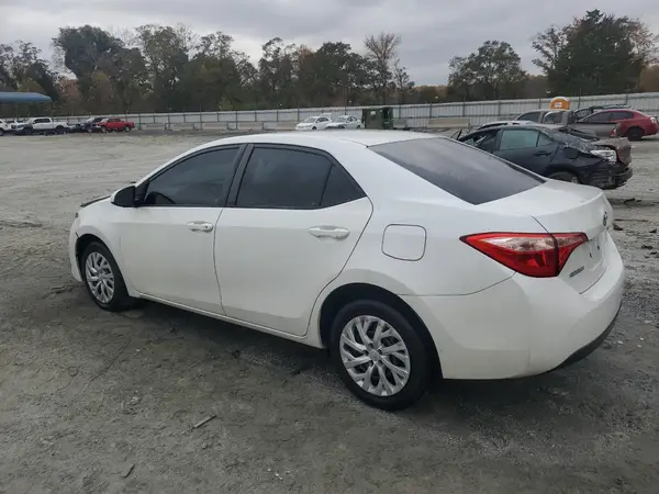 5YFBURHE6HP621987 2017 TOYOTA COROLLA - Image 2