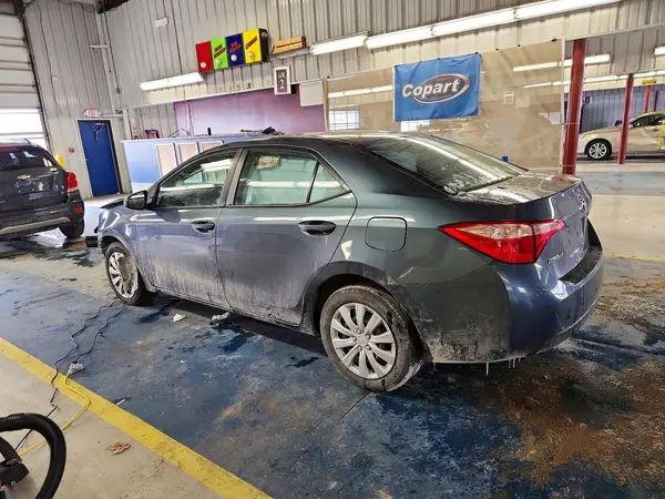 5YFBURHE6HP622539 2017 TOYOTA COROLLA - Image 2