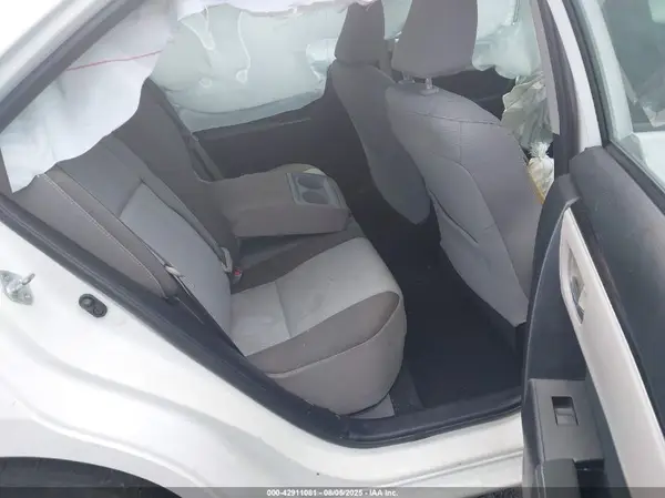 5YFBURHE6HP623495 2017 TOYOTA COROLLA - Image 8