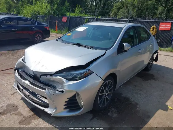 5YFBURHE6HP625814 2017 TOYOTA COROLLA - Image 2