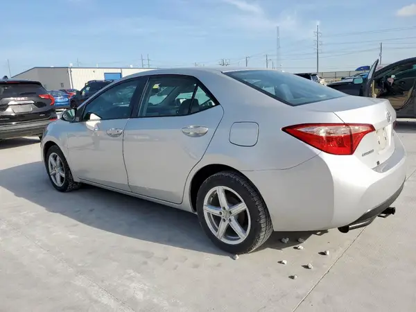 5YFBURHE6HP626817 2017 TOYOTA COROLLA - Image 2