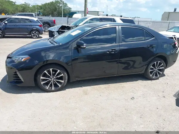5YFBURHE6HP627370 2017 TOYOTA COROLLA - Image 2