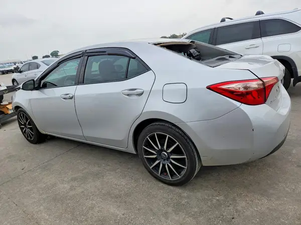 5YFBURHE6HP633086 2017 TOYOTA COROLLA - Image 2