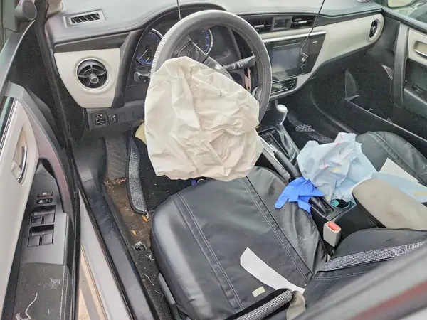 5YFBURHE6HP633086 2017 TOYOTA COROLLA - Image 8