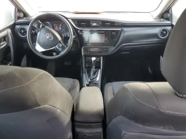 5YFBURHE6HP633864 2017 TOYOTA COROLLA - Image 8