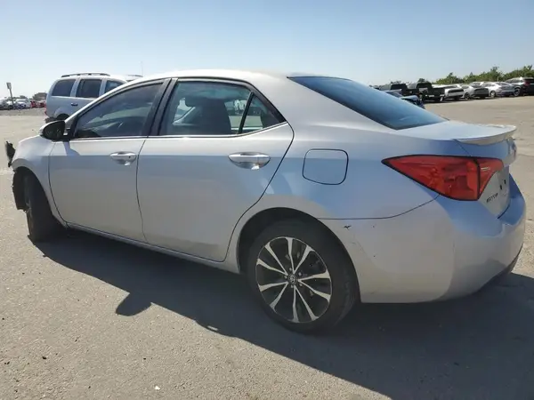 5YFBURHE6HP634478 2017 TOYOTA COROLLA - Image 2