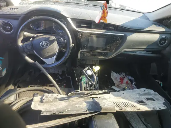 5YFBURHE6HP634979 2017 TOYOTA COROLLA - Image 8