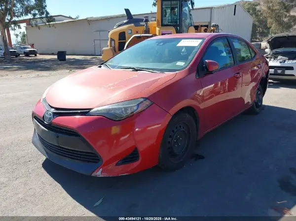 5YFBURHE6HP636361 2017 TOYOTA COROLLA - Image 2