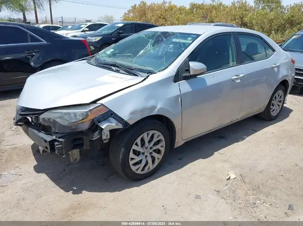 5YFBURHE6HP637252 2017 TOYOTA COROLLA - Image 2