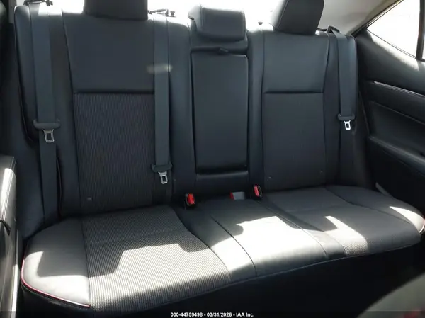 5YFBURHE6HP639244 2017 TOYOTA COROLLA - Image 8
