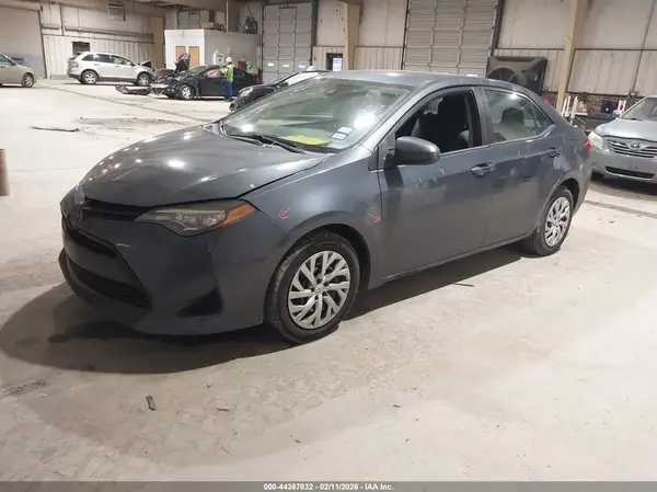5YFBURHE6HP640149 2017 TOYOTA COROLLA - Image 2