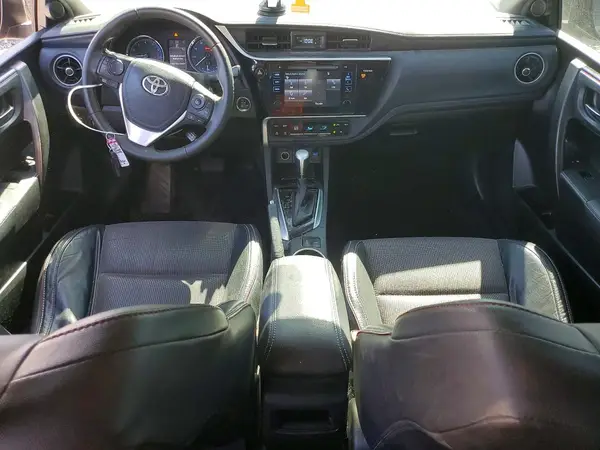 5YFBURHE6HP641981 2017 TOYOTA COROLLA - Image 8