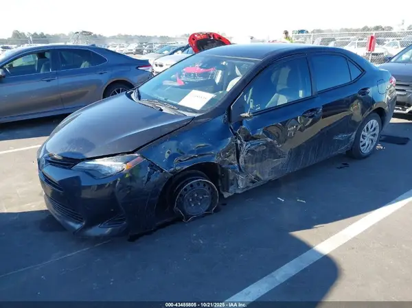 5YFBURHE6HP643004 2017 TOYOTA COROLLA - Image 2