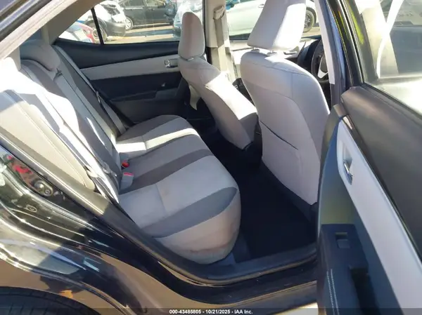 5YFBURHE6HP643004 2017 TOYOTA COROLLA - Image 8