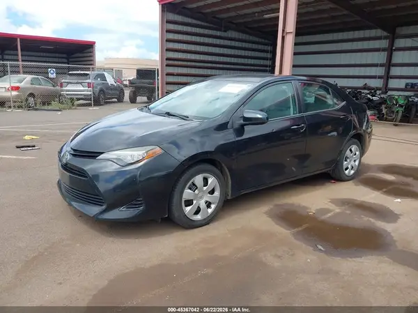 5YFBURHE6HP643049 2017 TOYOTA COROLLA - Image 2