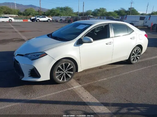 5YFBURHE6HP643567 2017 TOYOTA COROLLA - Image 2