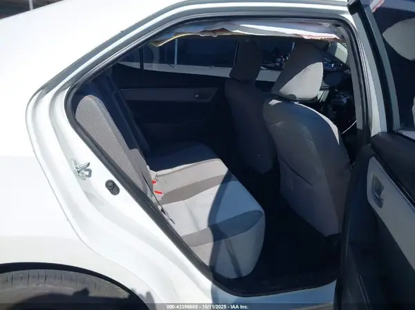 5YFBURHE6HP646503 2017 TOYOTA COROLLA - Image 8