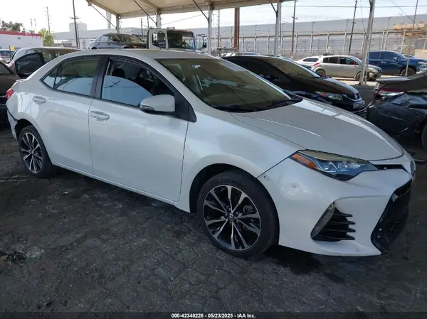 5YFBURHE6HP648414 2017 TOYOTA COROLLA - Image 1