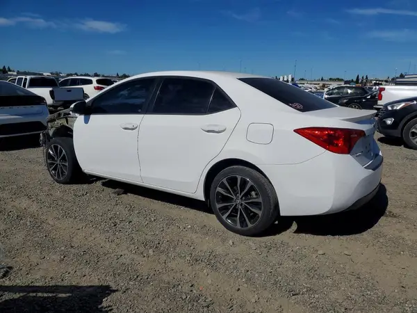 5YFBURHE6HP651085 2017 TOYOTA COROLLA - Image 2