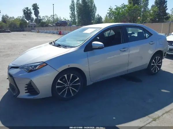 5YFBURHE6HP652091 2017 TOYOTA COROLLA - Image 2