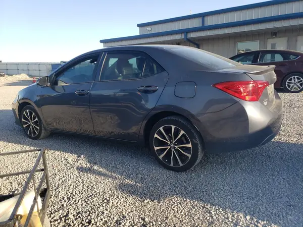 5YFBURHE6HP654679 2017 TOYOTA COROLLA - Image 2
