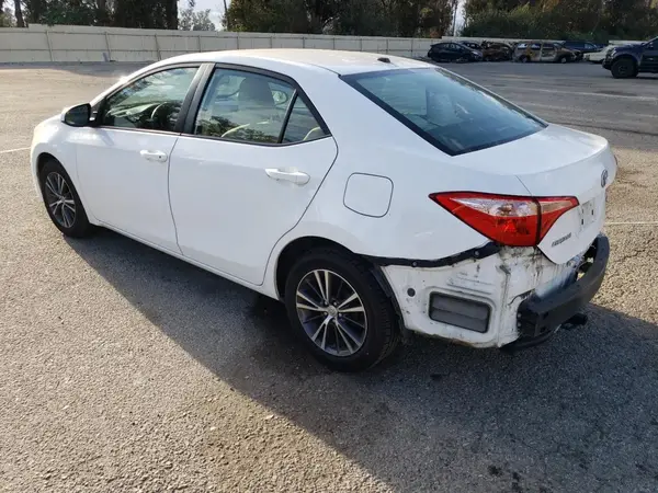 5YFBURHE6HP658859 2017 TOYOTA COROLLA - Image 2