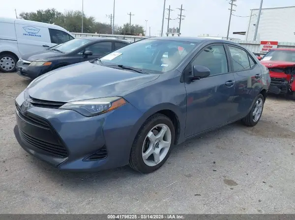 5YFBURHE6HP658876 2017 TOYOTA COROLLA - Image 2
