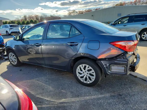 5YFBURHE6HP660062 2017 TOYOTA COROLLA - Image 2
