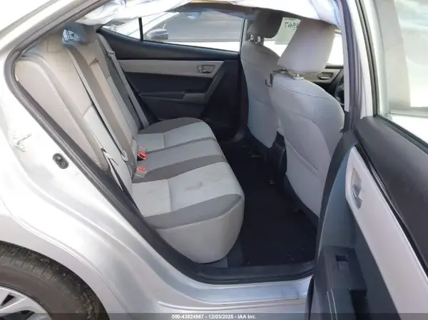 5YFBURHE6HP660143 2017 TOYOTA COROLLA - Image 8