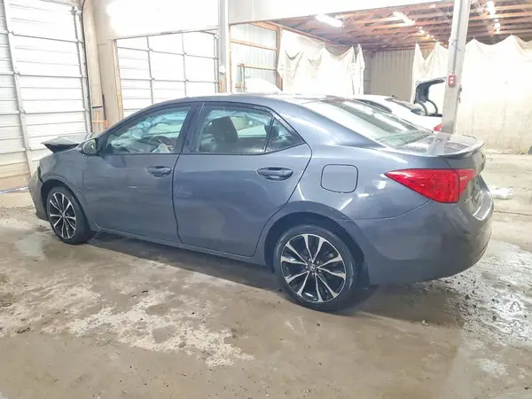 5YFBURHE6HP660272 2017 TOYOTA COROLLA - Image 2