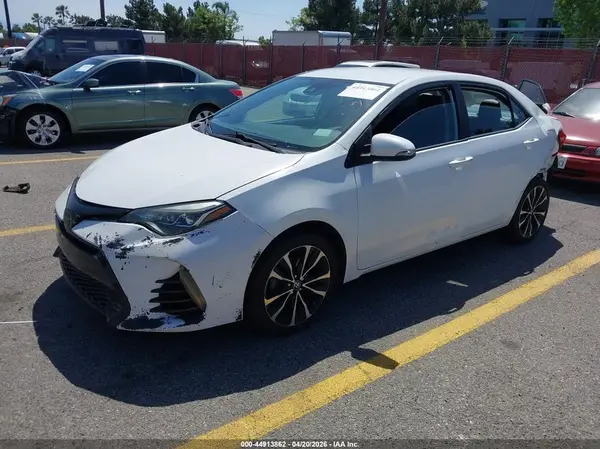 5YFBURHE6HP660479 2017 TOYOTA COROLLA - Image 2