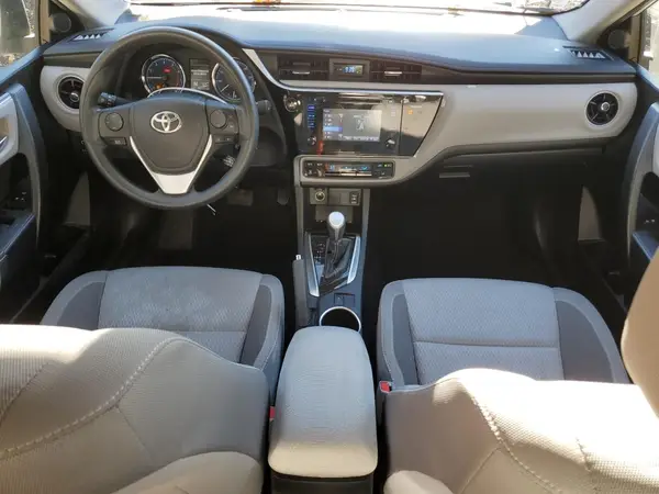 5YFBURHE6HP660725 2017 TOYOTA COROLLA - Image 8