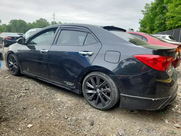 5YFBURHE6HP660966 2017 TOYOTA COROLLA - Image 2