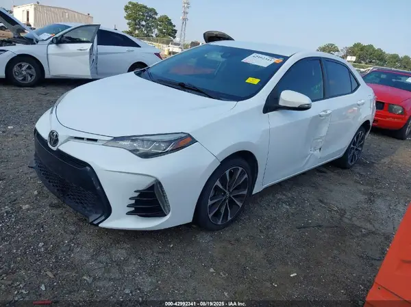 5YFBURHE6HP661521 2017 TOYOTA COROLLA - Image 2