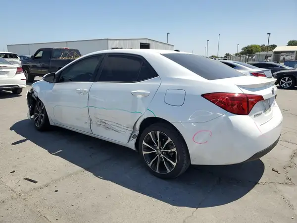 5YFBURHE6HP661552 2017 TOYOTA COROLLA - Image 2
