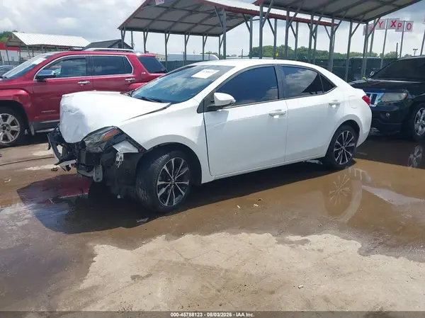 5YFBURHE6HP661633 2017 TOYOTA COROLLA - Image 2
