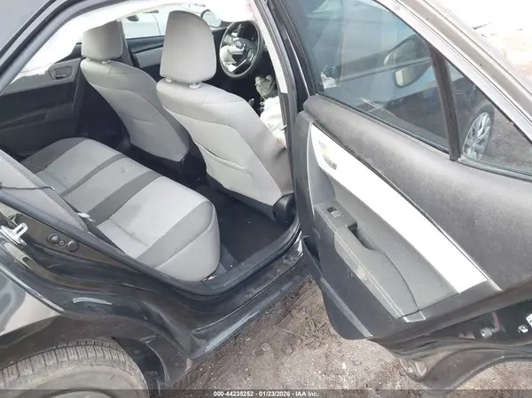 5YFBURHE6HP662006 2017 TOYOTA COROLLA - Image 8